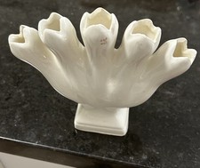 Usado, Vaso LEART cinco dedos marfim branco tulipa botão #304 EUA cerâmica vintage comprar usado Usado, Vaso LEART cinco dedos marfim branco tulipa botão #304 EUA cerâmica vintage comprar usado  Enviando para Brazil