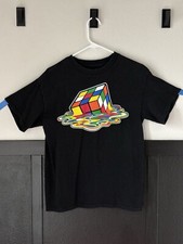 Camiseta oficial Rubiks Cube cubo de fusão Big Bang nerd Sheldon Cooper comprar usado  Enviando para Brazil
