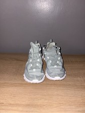 Nike womens react for sale  Bell Gardens