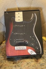 Pickguard Fender Shawbucker carregado na caixa. Filhotes silenciosos N4 MVT pescoço e meio comprar usado  Enviando para Brazil