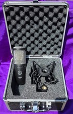 Akg p220 high d'occasion  Expédié en Belgium