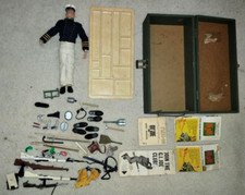 Vintage 1964 G.I. Boneco Joe Naval Academy com Footlocker e muitos acessórios comprar usado  Enviando para Brazil