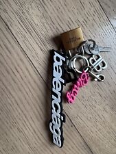 Balenciaga charms keychain d'occasion  Expédié en Belgium
