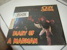 LP OZZY OSBOURNE DIÁRIO DO LOUCO EM PSIQUIATRA COM ADESIVO HYPE 1981 RANDY RHOADES comprar usado LP OZZY OSBOURNE DIÁRIO DO LOUCO EM PSIQUIATRA COM ADESIVO HYPE 1981 RANDY RHOADES comprar usado  Enviando para Brazil