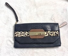 Pochette guess imprimé d'occasion  Les Mureaux