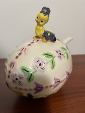Usado, Ovo de Páscoa/tigela de açúcar de cerâmica vintage com colher.   Com galinha amarela comprar usado  Enviando para Brazil