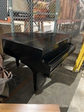 Grand piano black d'occasion  Expédié en Belgium