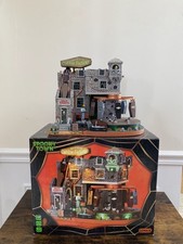 Lemax Spooky Town Box of Bones Coffin Factory (funciona e na caixa original) comprar usado  Enviando para Brazil