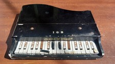Vecchio pianoforte giocattolo usato  Biella
