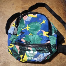 Mini mochila Adidas Originals X HER Studio London feminina moda multicolorida comprar usado  Enviando para Brazil