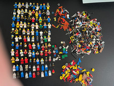 Lot lego figurines d'occasion  Laneuveville-devant-Nancy