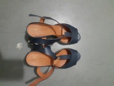Sandales bleu marine d'occasion  Villeparisis