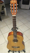 Guitare classique fender d'occasion  La Châtaigneraie