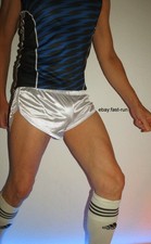 Glanzshorts shorts medium gebraucht kaufen  Griesheim