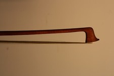 UM BELO E ANTIGO CH FRANCÊS MONTADO EM PRATA. ARCO PARA VIOLINO BUTHOD A PARIS. comprar usado  Enviando para Brazil