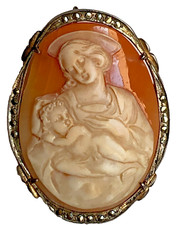Broche camée coquillage d'occasion  Saint-Gratien