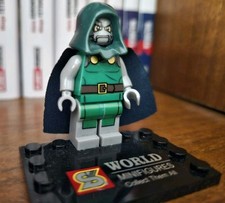 Minifigures doctor doom usato  Torino