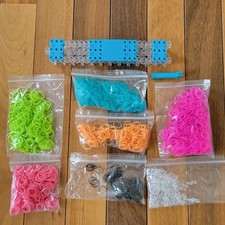 Design de colheres de tear arco-íris mais bandas (várias cores) conectores de plástico S + C, usado comprar usado  Enviando para Brazil