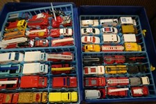 48 Matchbox Hot Wheels TODOS OS CAMINHÕES DE BOMBEIROS AMBULÂNCIAS EMS Lote de Estojo Estado Perfeito Rescue Chief comprar usado  Enviando para Brazil