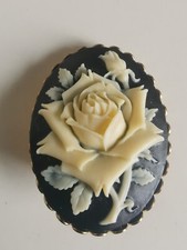 Attache foulard dorée d'occasion Attache foulard dorée d'occasion  Paris XX