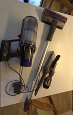 Dyson v10 akku gebraucht kaufen  Kasbach-Ohlenberg, Hausen, Dattenbg.