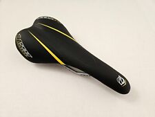 Novo NOS Feltro 1.1 Carbono Bicicleta de Estrada Sela Trilhos Cromados Preto Amarelo comprar usado  Enviando para Brazil
