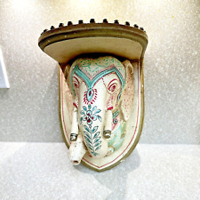 Prateleira de elefante World Market pintada à mão e prateleira de madeira intrincada 12"T 9"W 7"L, usado comprar usado  Enviando para Brazil