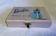 Kit de beleza boneca Barbie vintage estojo de armazenamento caixa 1961 raro como está comprar usado  Enviando para Brazil