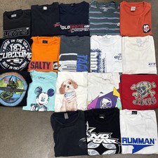 Usado, Lote de 18 peças de revenda de camisetas gráficas Y2K todos os tamanhos sem medo, JNCO, comida, esportes comprar usado  Enviando para Brazil
