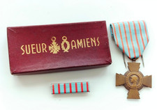 Médaille .décoration croix d'occasion  Saint-Valery-sur-Somme