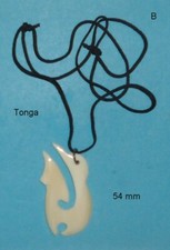 Pendentif hameçon polynésien d'occasion  Sanary-sur-Mer