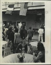 1974 Press Photo Alunos, Faculdade da Isidore Newman School, Desfrute de Lanche Francês, usado comprar usado  Enviando para Brazil