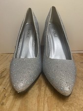 Mens women drag for sale  THORNTON-CLEVELEYS