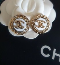 Set bottoni chanel usato  Italia