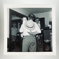 Usado, Foto de chapéu travesso bebê roubando década de 1950 festa caras sala de estar instantâneo A4248 comprar usado  Enviando para Brazil