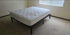 Queen size bed for sale  Manhattan