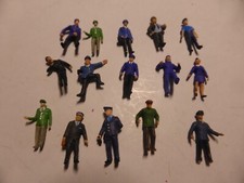 2505 lot personnages d'occasion  Gex