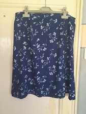 Jupe bleu marine d'occasion  Bergues