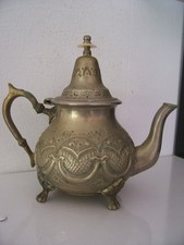 Old teapot orient d'occasion  Fayence