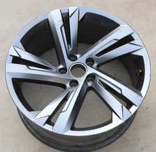 1x oryginalna 19-calowa obręcz VW Tiguan II 5NA Valencia 8,5Jx19 ET38 5NA601025AG na sprzedaż 1x oryginalna 19-calowa obręcz VW Tiguan II 5NA Valencia 8,5Jx19 ET38 5NA601025AG na sprzedaż  Wysyłka do Poland