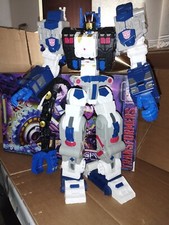 Hasbro transformers legacy usato  Torino