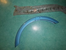 Garde boue bleu d'occasion  Corbeilles