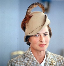 CGE4-311 INGRID BERGMAN LINDA ATRIZ SUECA FILME COLORIDO ORIGINAL 2-1/4" comprar usado  Enviando para Brazil