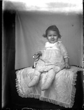 Portrait enfant assis d'occasion  Nancy-