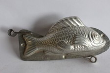 Antique fish pastry d'occasion  Expédié en Belgium