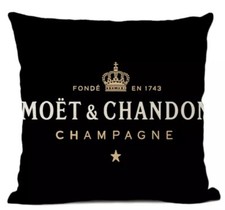Copricuscino moet chandon usato  Spedire a Italy