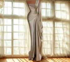 Elegant silver one for sale  Uniondale