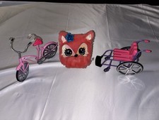 Cadeira de Rodas Barbie Vintage, Bicicleta Barbie Rosa e Cadeira Fuzzy Squishmellow Fox comprar usado  Enviando para Brazil