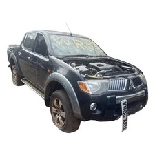 Mitsubishi l200 right for sale  HALIFAX