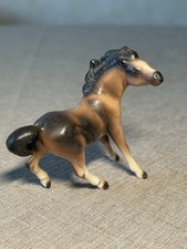Mustang miniatura Hagen Renaker virado a cavalo A-360 cavalo baía fosca 1958-59 comprar usado  Enviando para Brazil